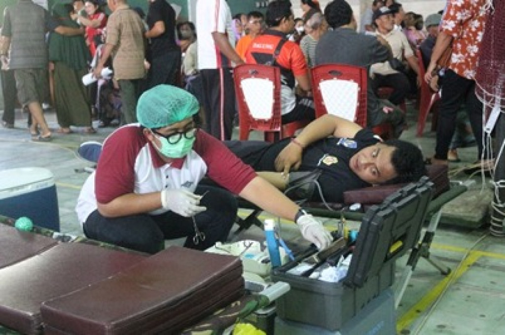 Kegiatan Donor Darah dalam rangka Puncak Acara Bulan Bhakti Gotong Royong ke-XXI di Desa Dalung